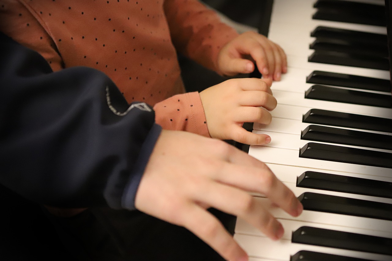 piano, lesson, kid-5826708.jpg